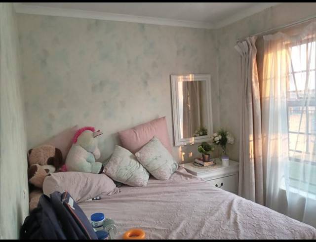 3 BEDROOM HOUSE FOR SALE IN THATCHFIELD